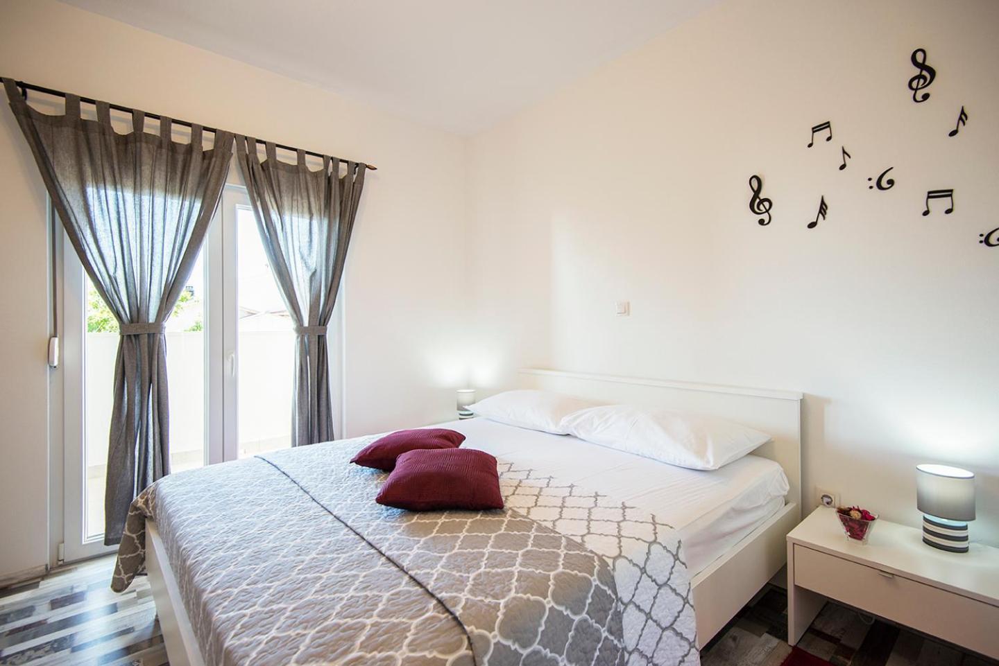 Apartments Cape Deluxe Ртина Екстериор снимка