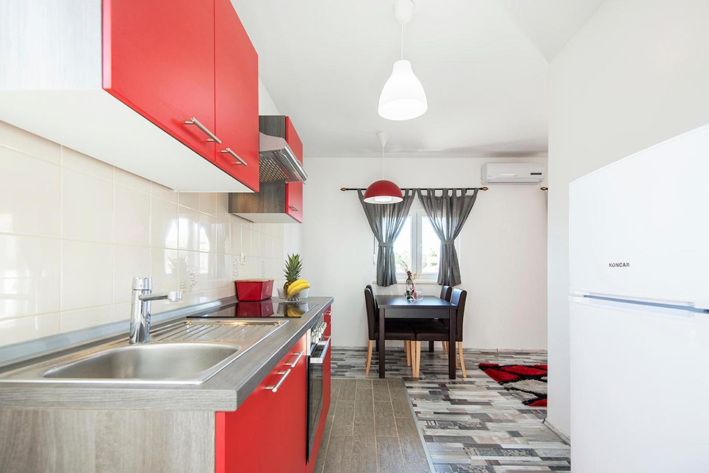 Apartments Cape Deluxe Ртина Екстериор снимка