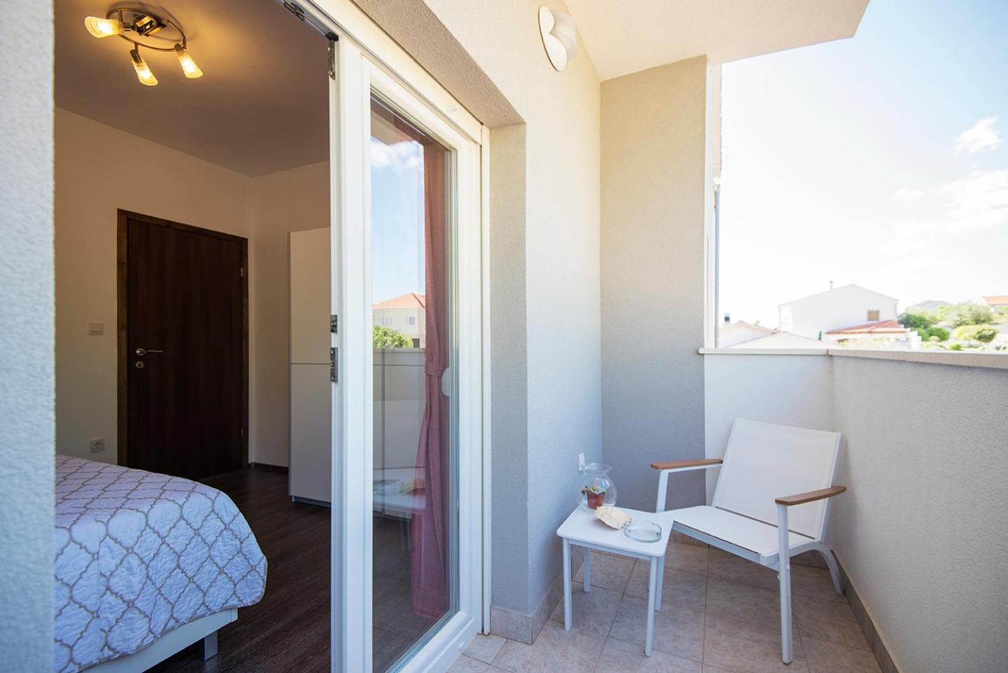 Apartments Cape Deluxe Ртина Екстериор снимка
