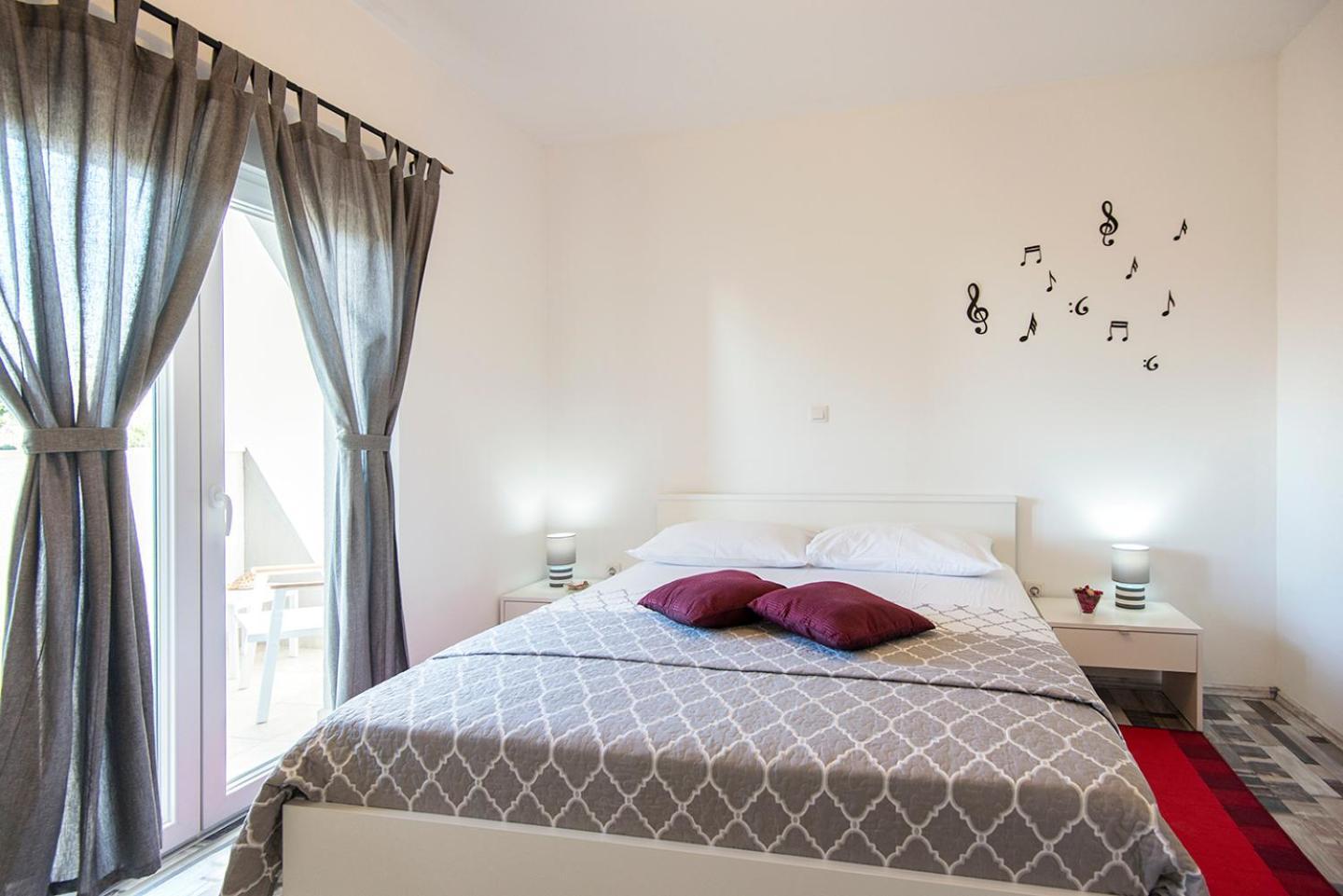 Apartments Cape Deluxe Ртина Екстериор снимка