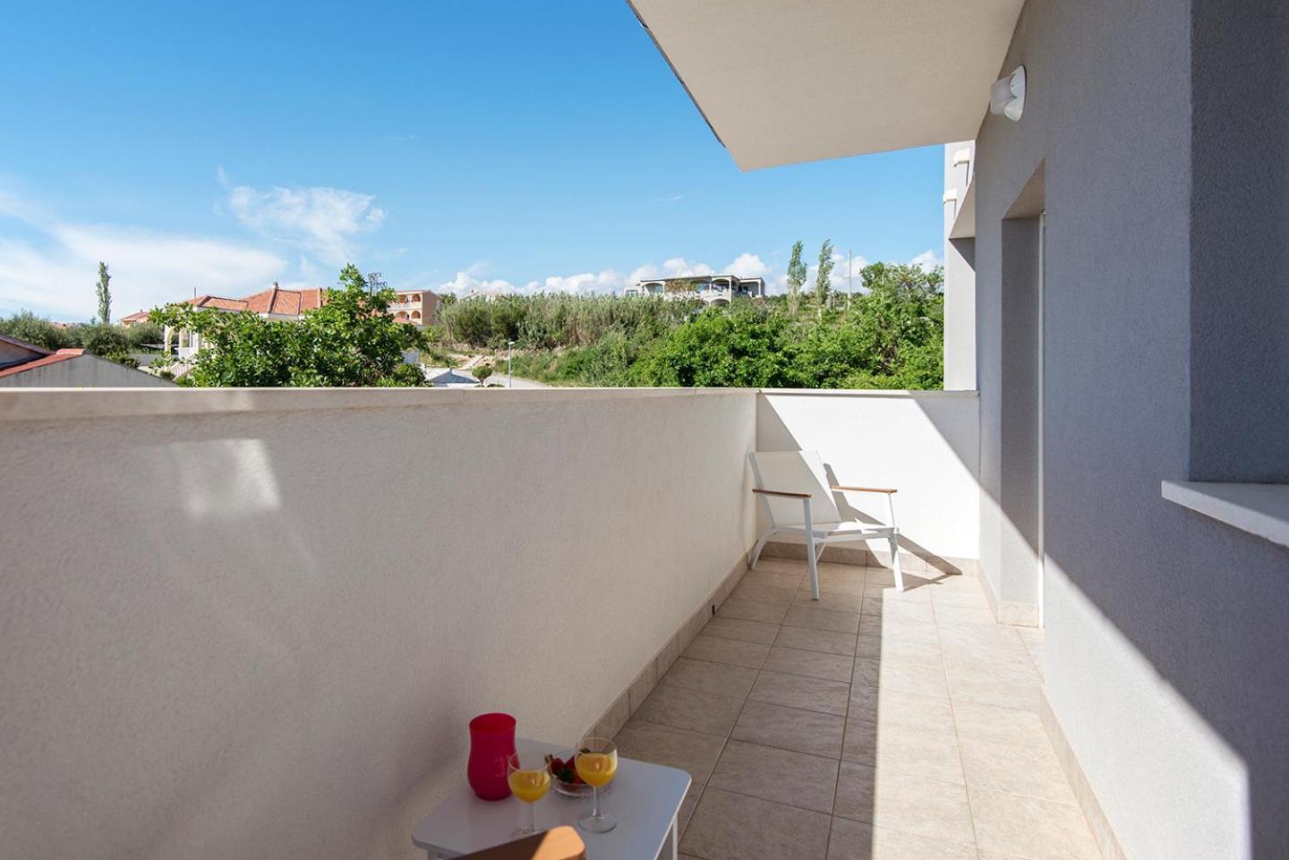 Apartments Cape Deluxe Ртина Екстериор снимка