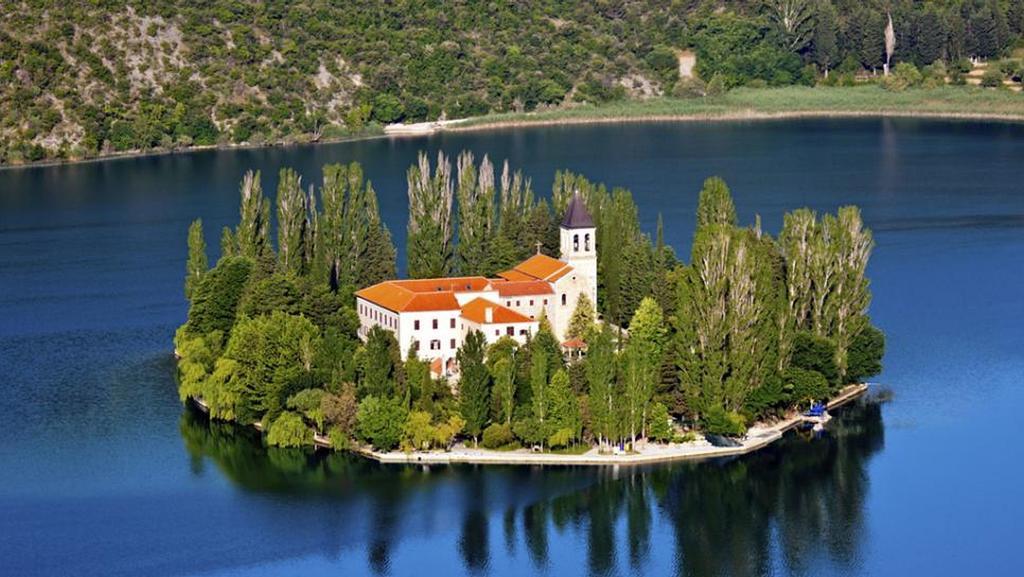 Apartments Cape Deluxe Ртина Екстериор снимка