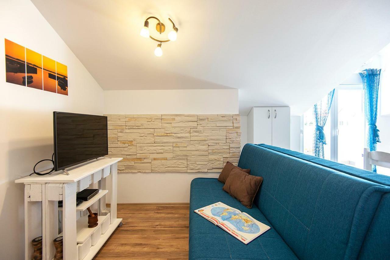 Apartments Cape Deluxe Ртина Екстериор снимка