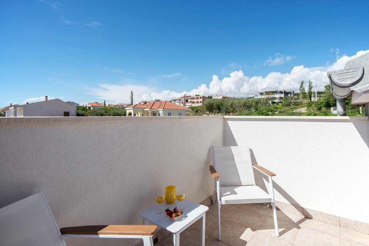 Apartments Cape Deluxe Ртина Екстериор снимка